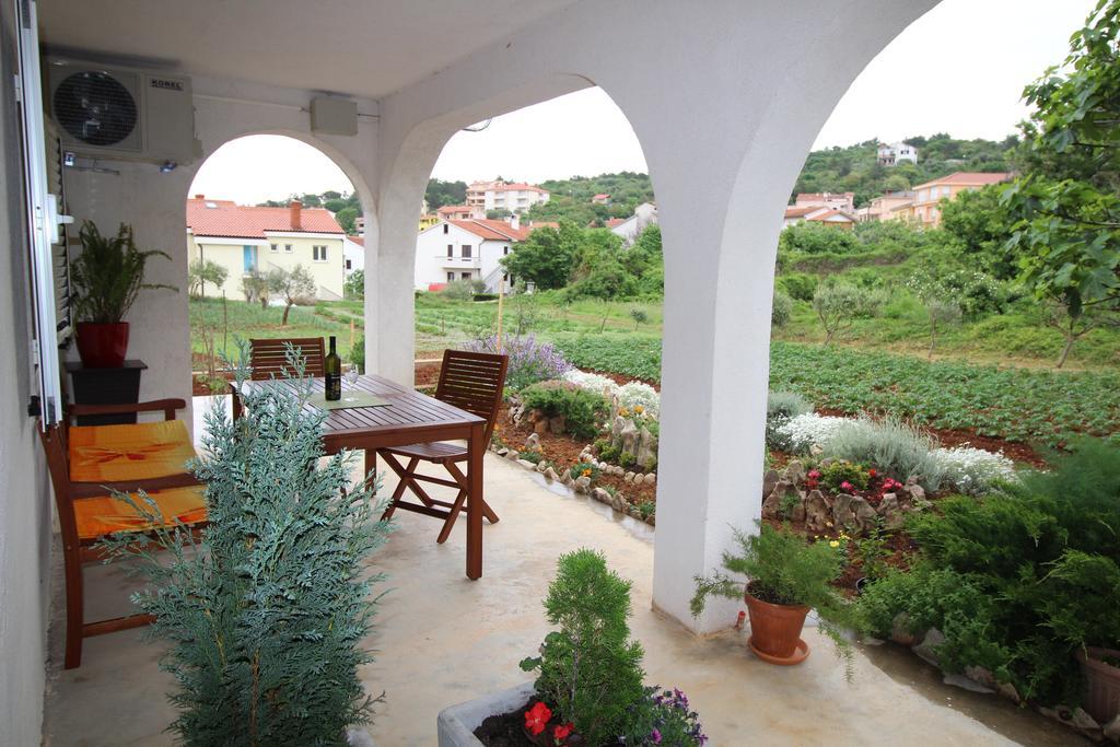 Apartamento Megi1 Vrbnik Habitación foto