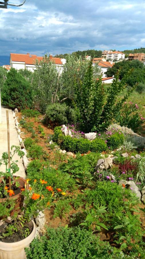 Apartamento Megi1 Vrbnik Exterior foto